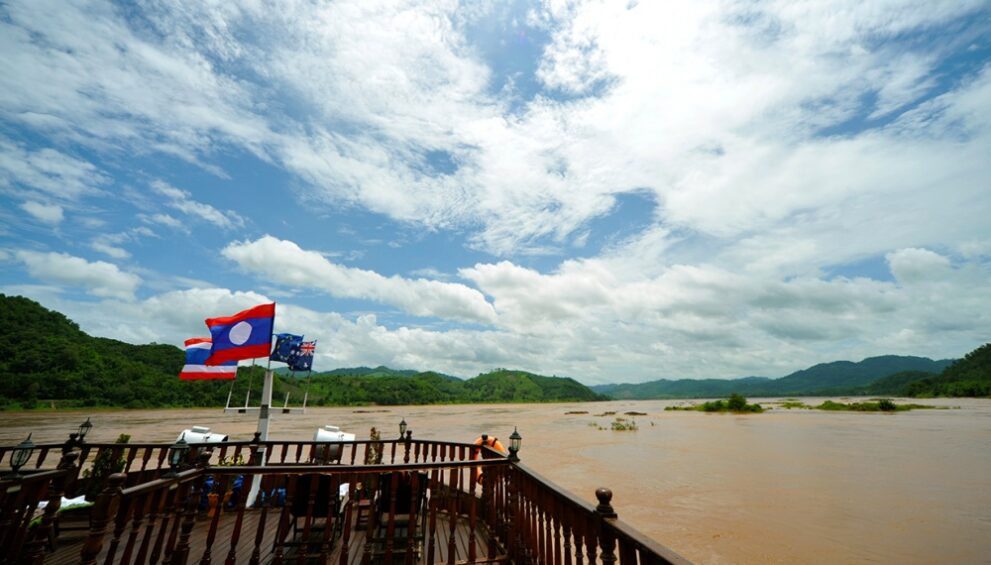 NOSLIDER Laos Mekong River Cruise Luang Prabang 4